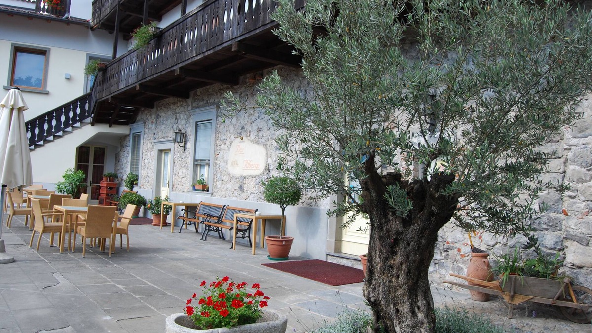 Sale Marasino Hotel | Albergo Ristorante Orazio