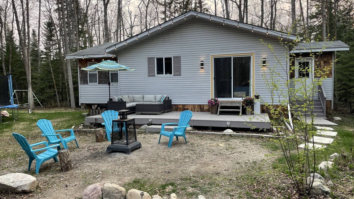 Traverse Bay Cabin | Albert Beach Cabin with Hot Tub - 5 min walk to beach