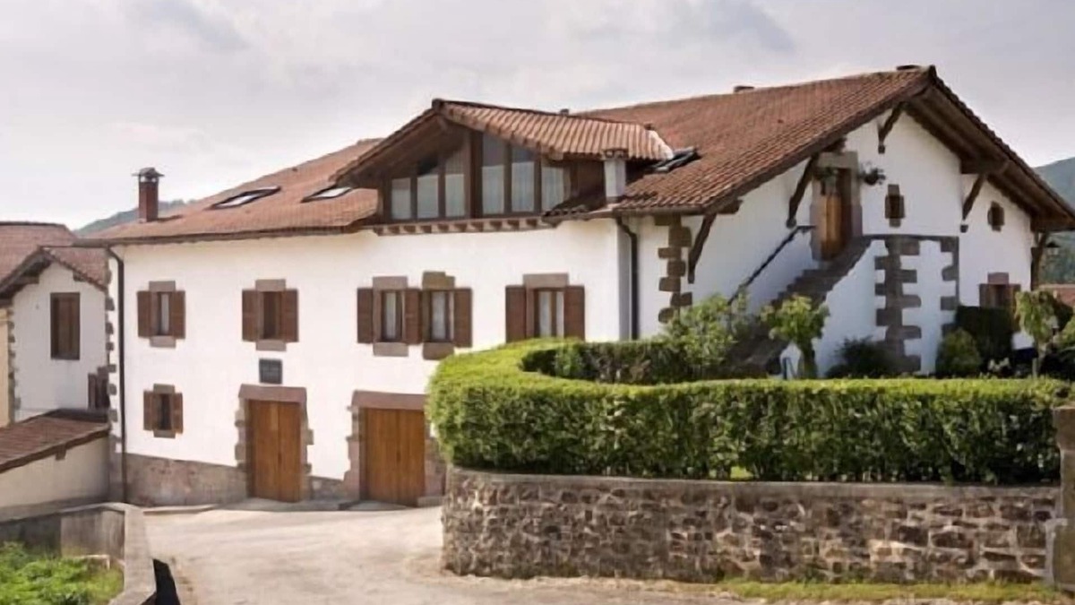 Ultzama Cottage | Albirena Country House for 14 people