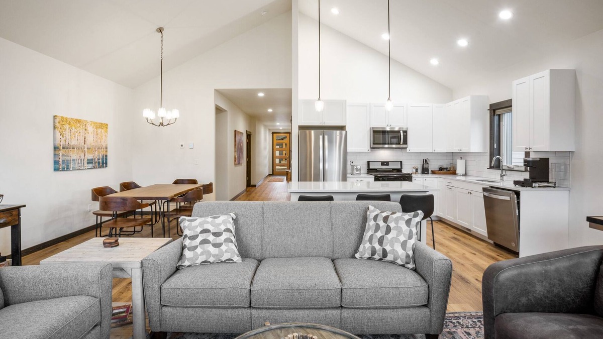 Four Corners House | Albrey Trail Retreat -Townhouse Located in Bozeman's Four Corners Area