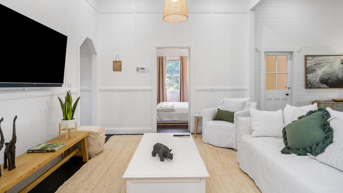 Knockrow House | Alcorn Cottage at Knockrow - Alcorn Cottage is your perfect Northern Rivers hinterland tree change farm stay getaway