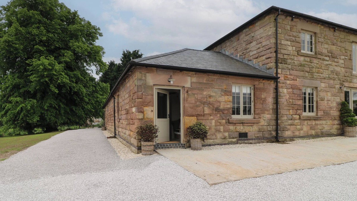 Crich House | ALDER COTTAGE - FOLD YARDS, romantic, with open fire in Alderwasley