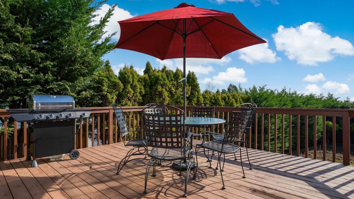 Dundee House | Alder House: Single Level Home in the Dundee Hills