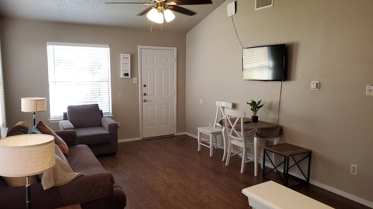 North Star House | Alderbrook Place in NW Austin 2 BR 1 BA (Family Park Nearby) Pet Stays for Free!