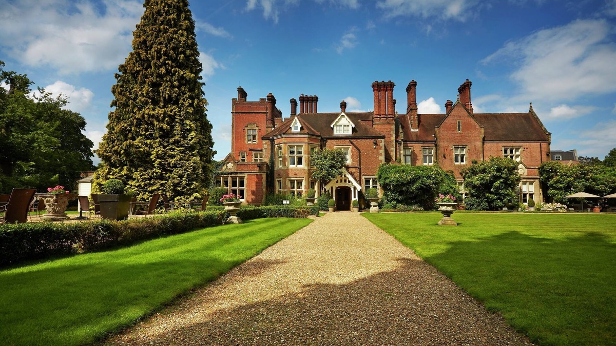 Crawley Down Hotel | Alexander House And Utopia Spa