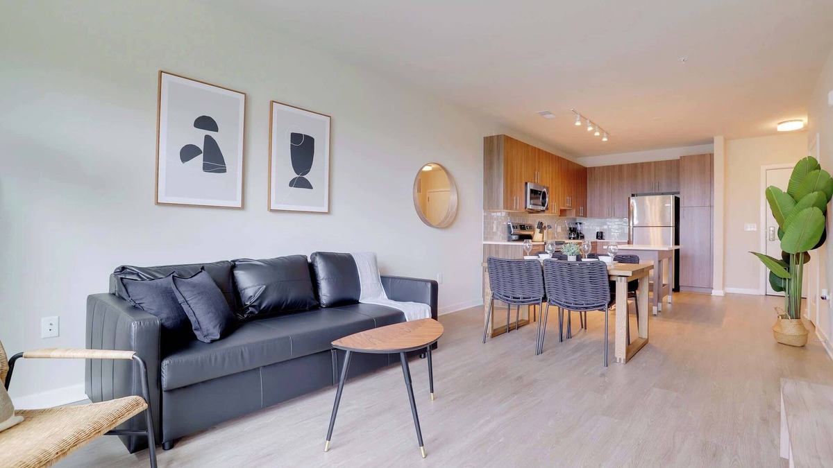 Jefferson Manor Apartment | Alexandria Apt: Pool, Gym, Near DC