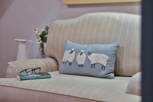 Tetbury House | Alexis Cottage Tetbury Cotswolds