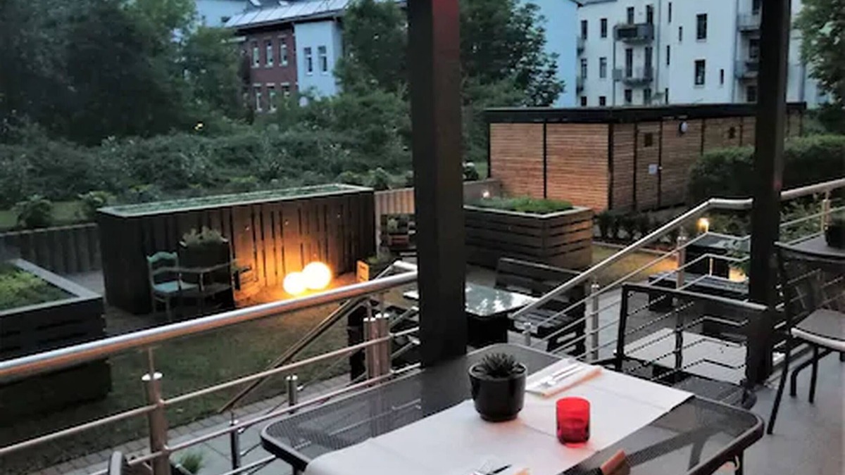 Sonnenberg Hotel | Alexxanders Restaurant & Bordinghouse