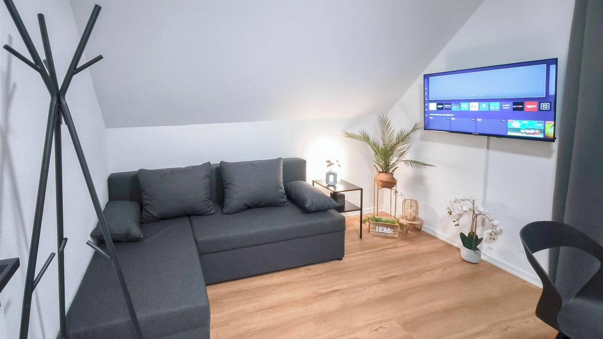 Stuttgart Apartment | ALFA 4-room apartment Stuttgart 8 p. Netflix INET