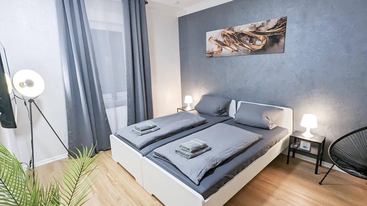 Stuttgart Apartment | ALFA 4 rooms Apartment 8 persons Netflix WLAN