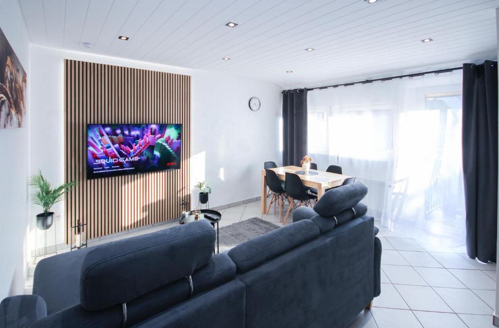 Stuttgart Apartment | ALFA Stuttgart 3Zi-Maisonette 6 Personen Zuffenhausen nahe Porsche & Bosch l WIFI & SmartTV I 3BR 4 Beds I Kitchen I Bathroom & WC