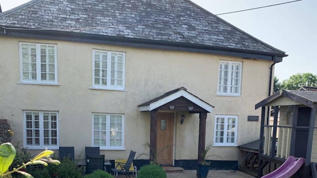 Fenny Bridges Cottage | Alfington Farm Cottage, full of charm & character