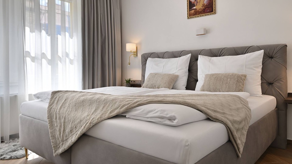 Mala Strana Apartment | Alfons Mucha (Two Double Bedroom Apartment)