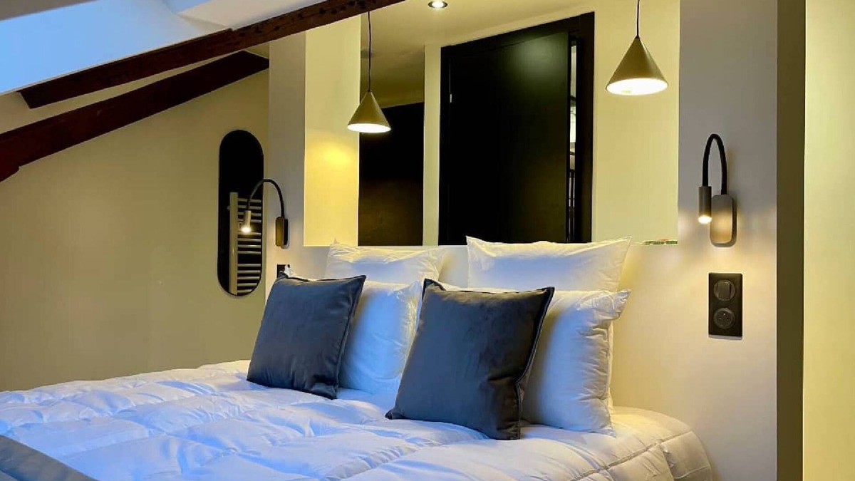 Dijon Centre Ville House | Alfred Suites is an elegant, upscale residence ideally located in the vibrant he