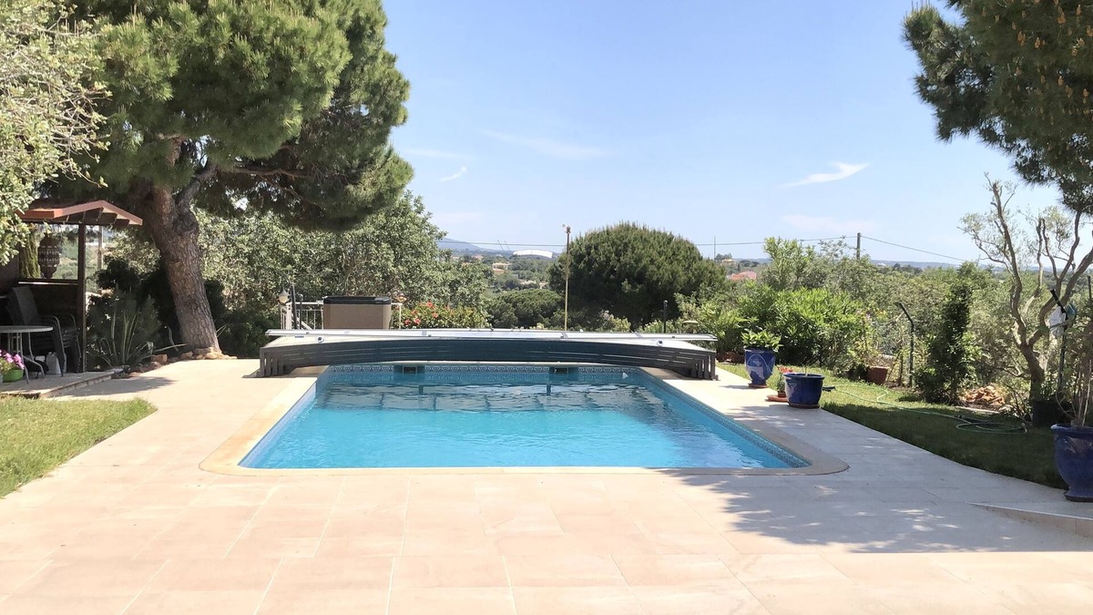 Almancil House | Algarve Faro, Detached quiet 4 pax house, Fenced, Heated pool, Wifi A/C Sat-TV