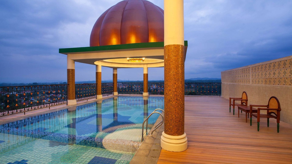 Java Hotel | Alhambra Hotel & Convention, Bw Signature Collection