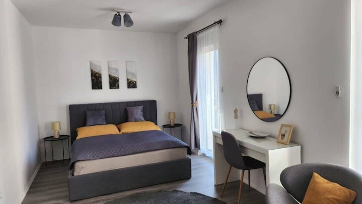 Palace District Apartment | Alice Central Apartmentn