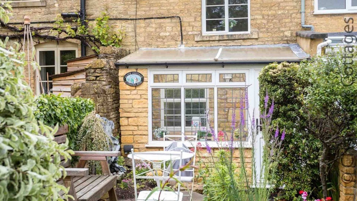 Blockley Cottage | ALICE COTTAGE, pet friendly, character holiday cottage in Blockley