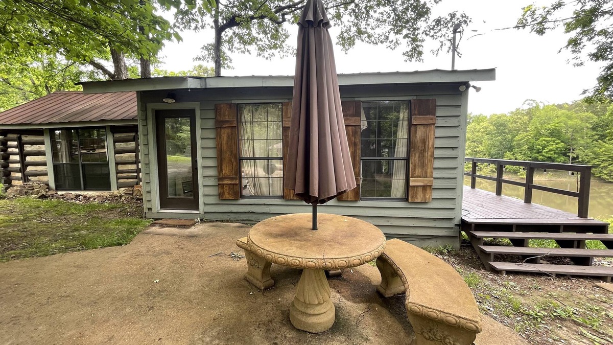 Pope Cabin | Alice Moseley's Plum Point Retreat @ Enid Lake