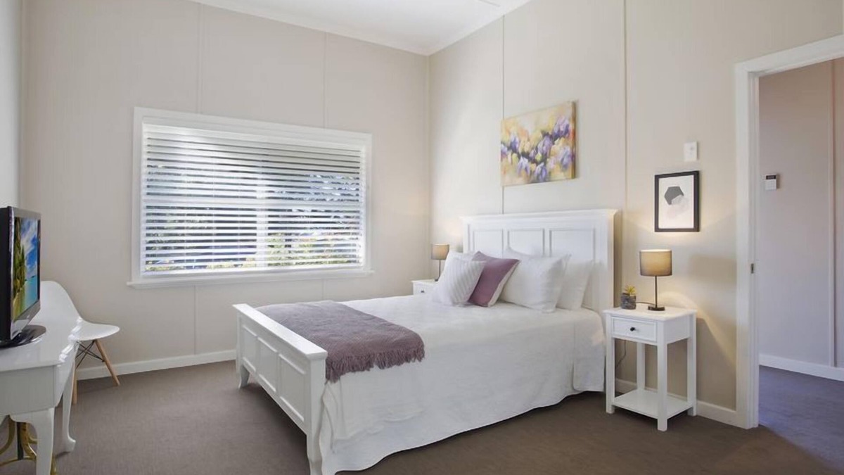 Cessnock Cottage | Alice's Cottage - Cessnock, Hunter Valley, Central location