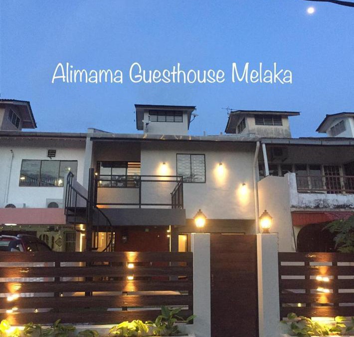 Taman Kota Laksamana House | Alimama Guesthouse Melaka with Balcony