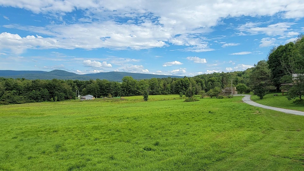 Ohiopyle Cabin | All About The View | 2BR, 1BA, Hot Tub, Fireplace