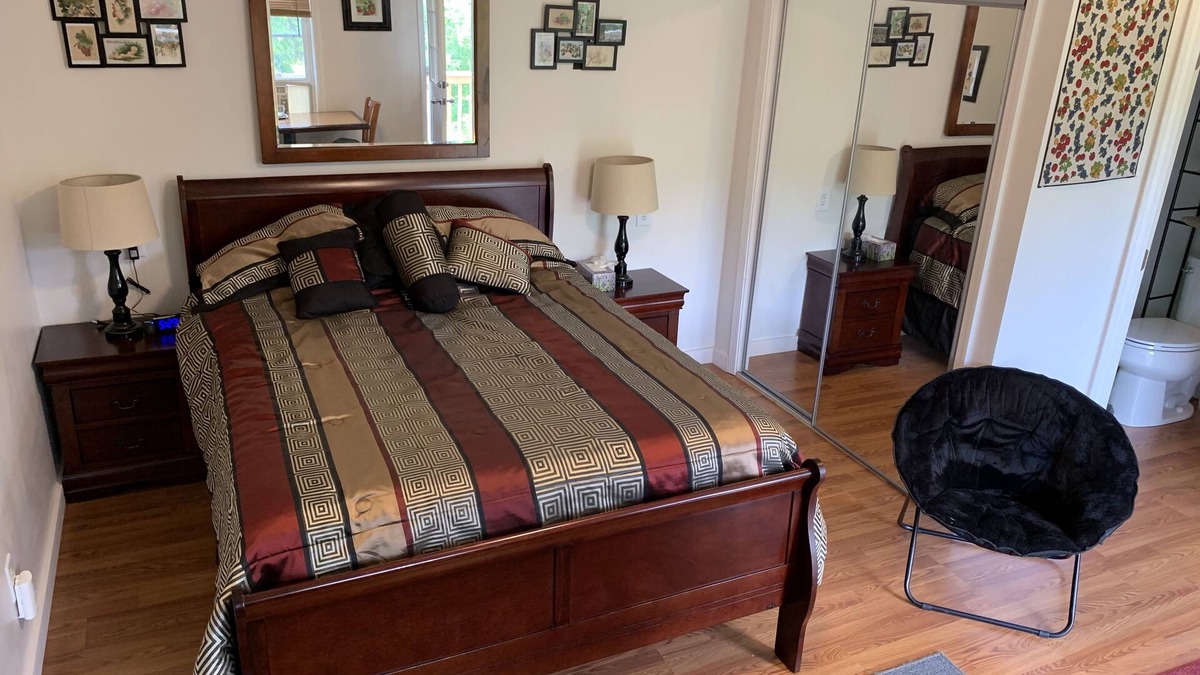 Hudson Apartment | All comforts of home