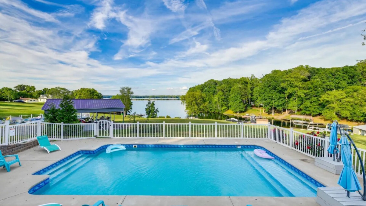 Aspen Hill House | All Deck'd Out-Spacious 5-bedroom house with private in ground pool at Lake Anna