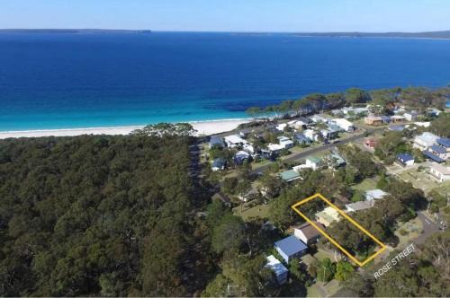 Hyams Beach House | All Decked Out at Hyams Beach by Experience Jervis