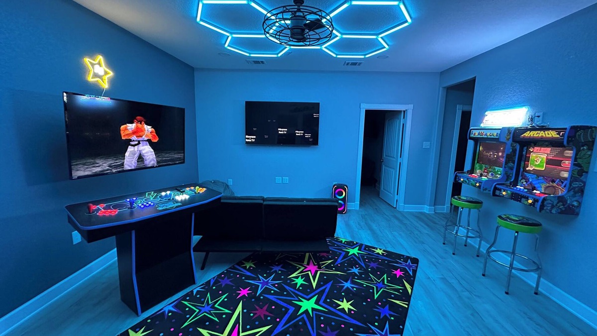 Surfside Beach House | All Decked Out! ! BRAND NEW BUILD 2024! HOT TUB! GOLF CART! Pets! Beachfront