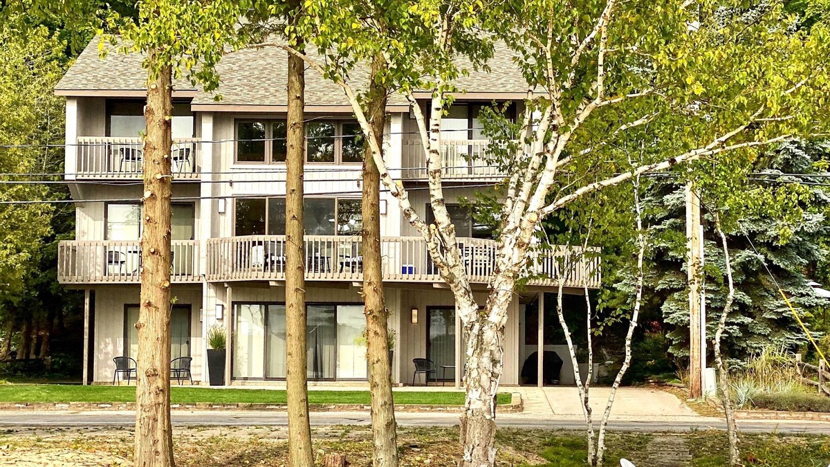 Lake Township House | All decked out inside and out - a beautiful family home