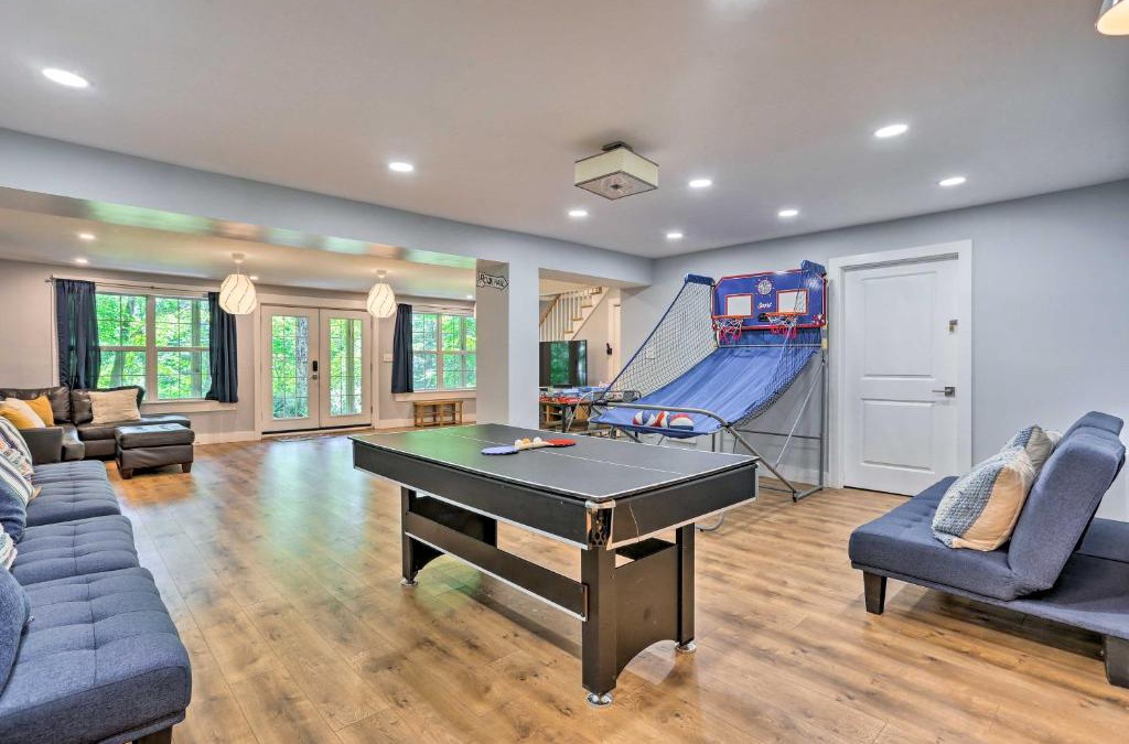 Bushkill House | All-Encompassing Cobalt Cottage with Game Room!
