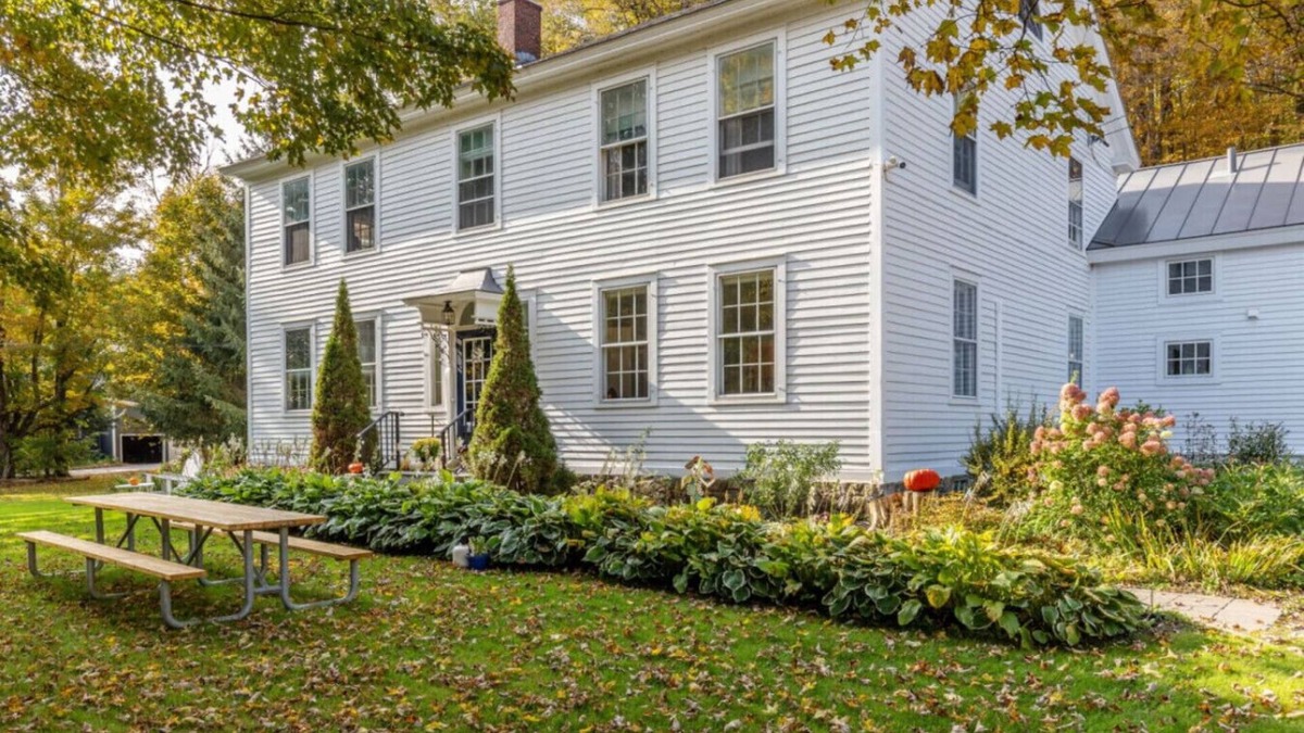 Bread Loaf Apartment | All guest rooms in Chipman Inn- Your classic B&B in Vermont