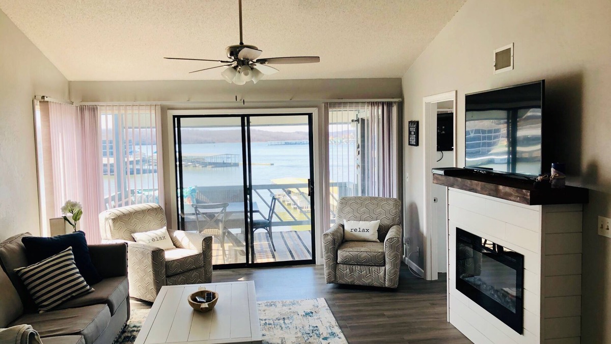 Osage Beach Condo | *ALL IN ONE* FISHING, BOATING, GOLFING, SWIMMING, SHOPPING, RELAXING