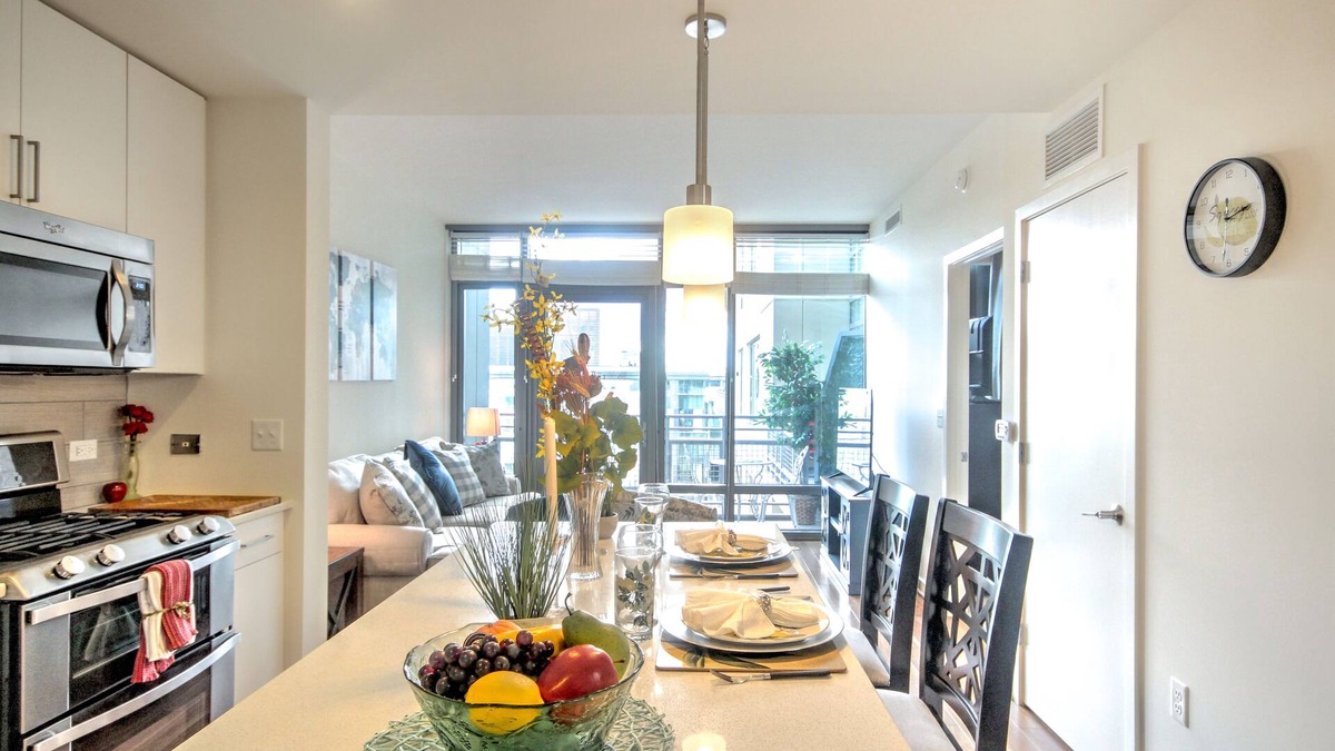 Reston Apartment | All inclusive 1Bd 1Bth Apt, steps away from metro & dining. Dulles IAD & 66 .