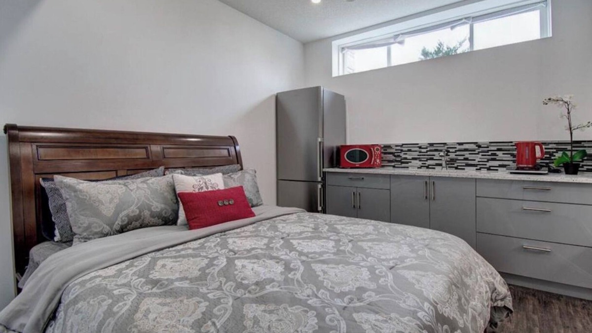 Airdrie Apartment | All inclusive beautiful basement suite