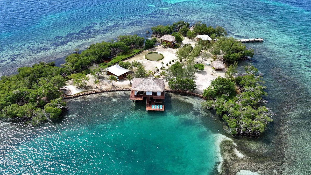King's Park House | All INCLUSIVE BELIZE PRIVATE ISLAND RENTAL WITH OVER WATER BUNGALOW AND CHEF