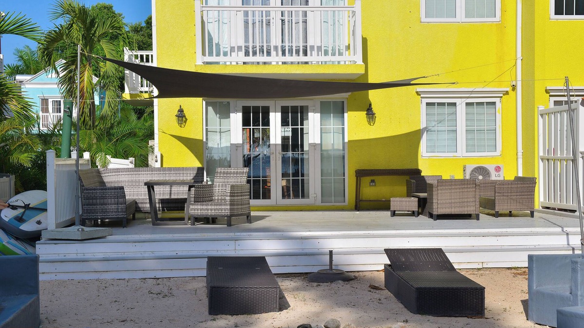 Orange Bay House | All Inclusive Negril Beachfront Family Villa located in a gated country club