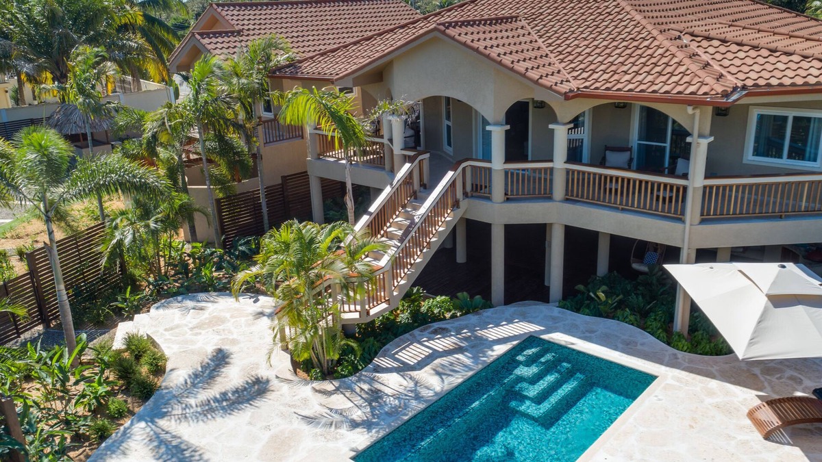 Cocoplum Villa | ALL INCLUSIVE Seahorse Villa - 4 Bedroom Luxury Villa near Placencia, Belize