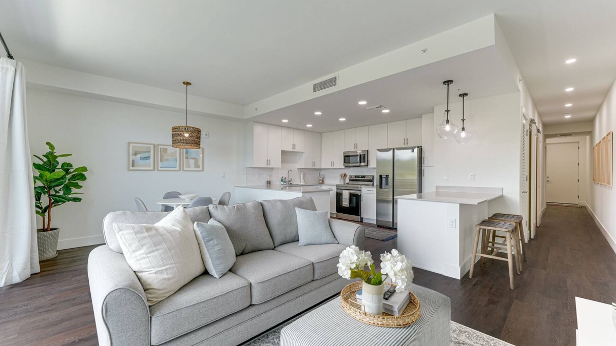 North Trail Condo | All-New, Waterfront Condo Near Downtown Sarasota