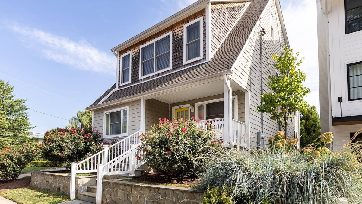 Eastport House | All Newly-Designed Water Views, Expansive Yard, Steps to Restaurants and Downtown Annapolis