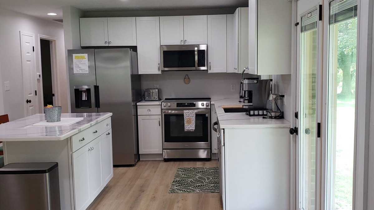 Stanton House | All Newly remodeled- stylish luxury nestled in rural neighborhood - Forest View