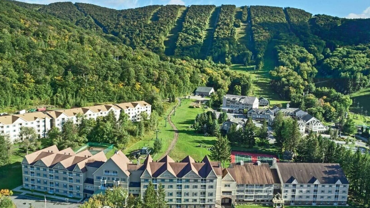 Hancock Resort | All Season Adventures, Ski In/Ski Out, Wyndham Bentley Brook 2 Bedroom Dlx.