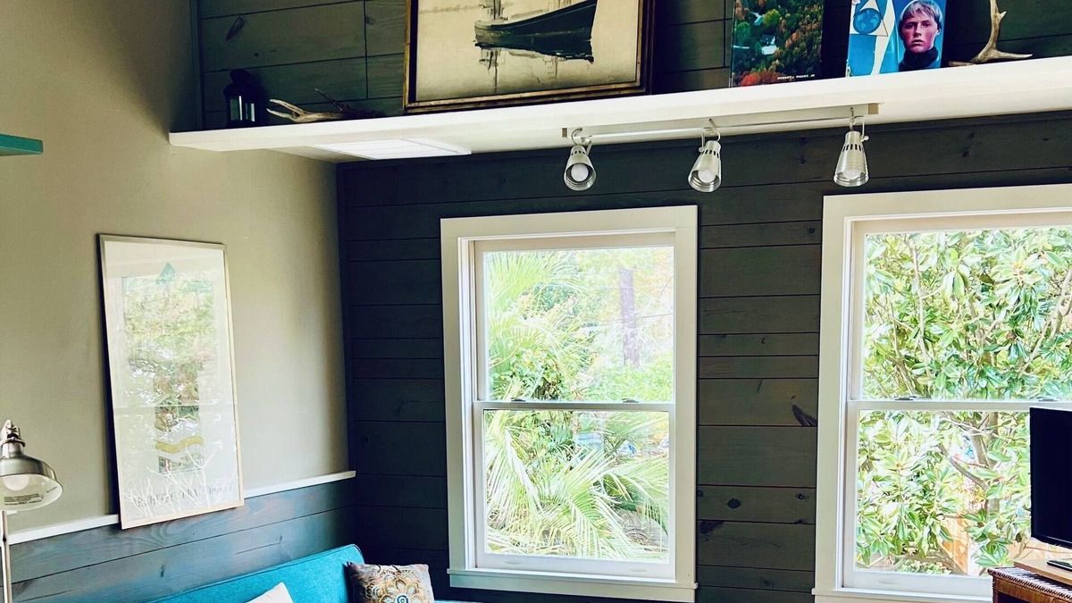 Wilmington Apartment | All Season Comfort at the Carriage House in Wilmington. Booking now for Winter !