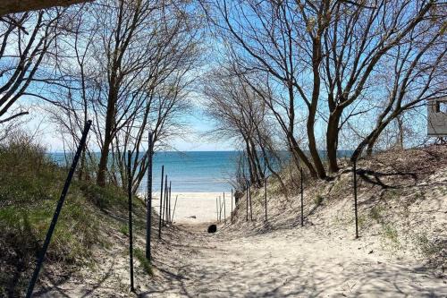 Wainfleet House | All Season Cottage close to Long Beach STR-114-2024