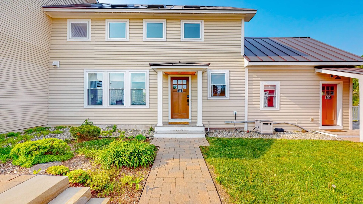 Waterbury Center Apartment | All-season escape in a vintage farmhouse with updated interior & on-site hot tub