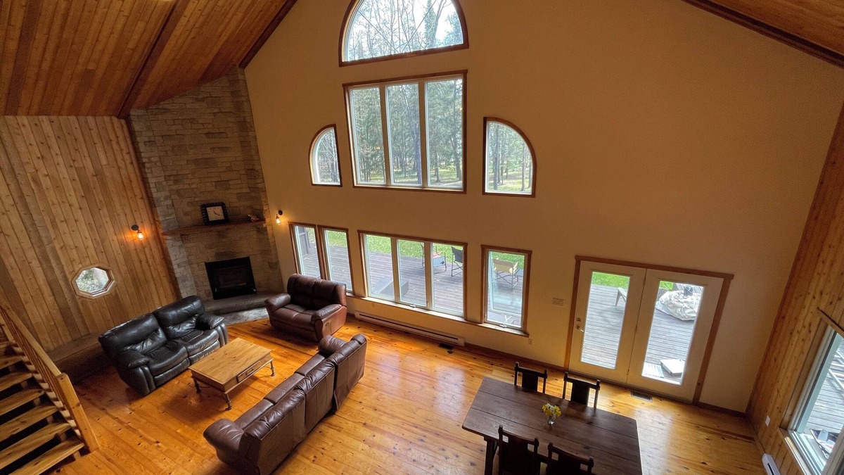 Bonfield Cottage | All season getaway waterfront on Talon Lake