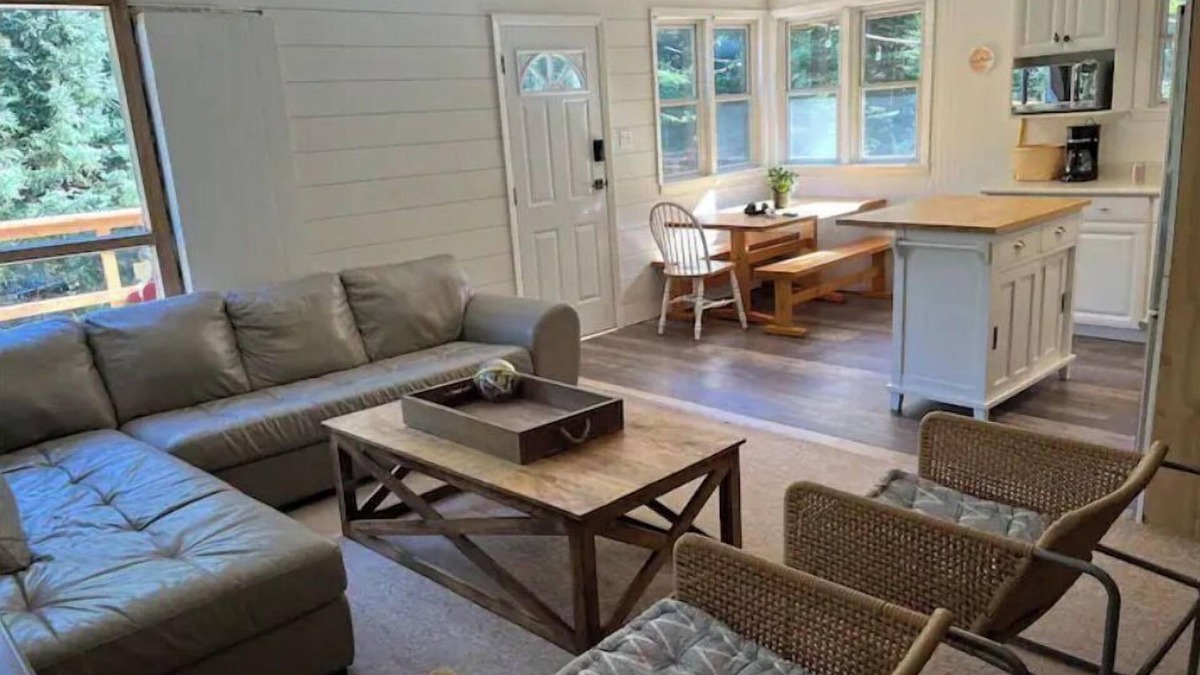 Whiteshell House | All season retreat at Star Lake, Whiteshell