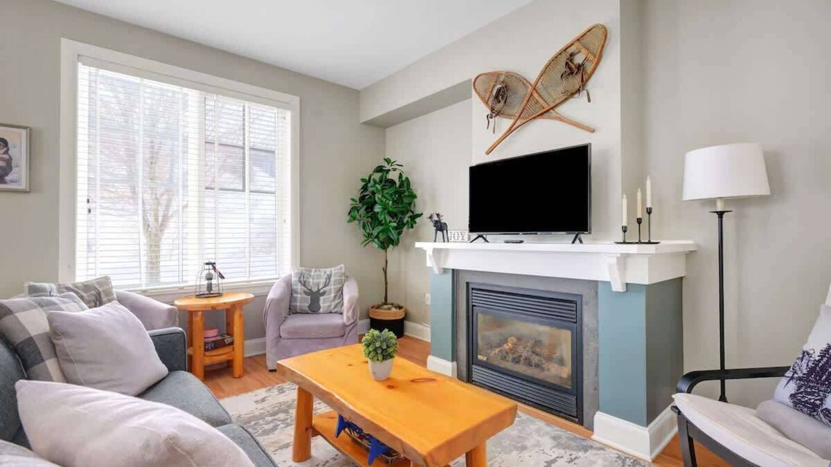 Calabogie Condo | All Season Ski in/out Chalet at Calabogie Peaks