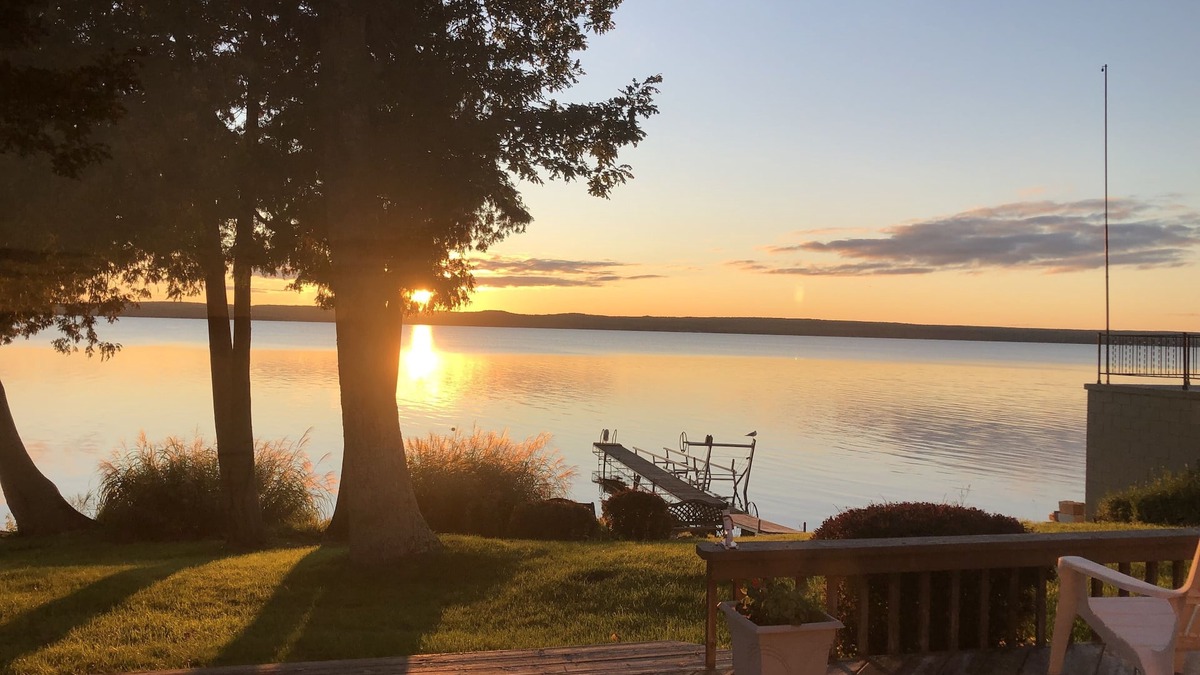 Spruce House | All-Season Waterfront Home on SE Hubbard Lake!